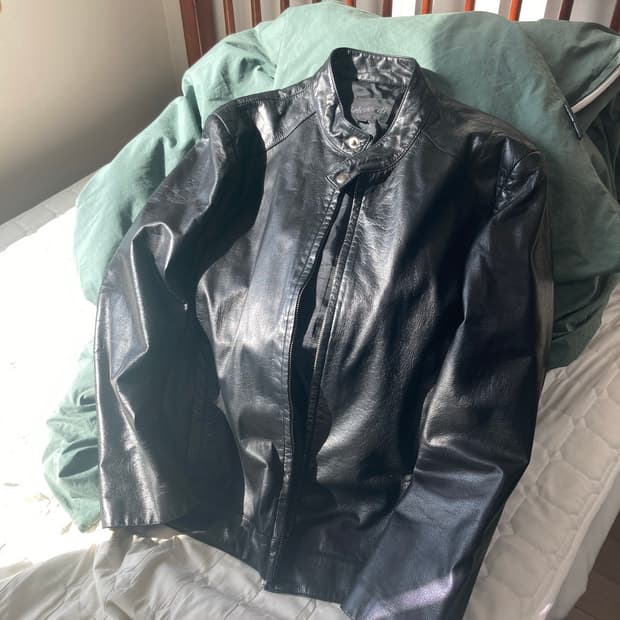 Single leather jacket