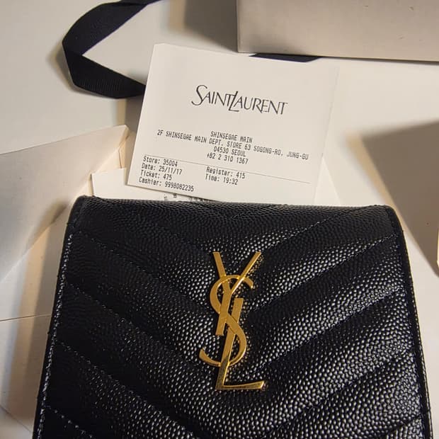 생로랑 마틀라세 반지갑 금장로고