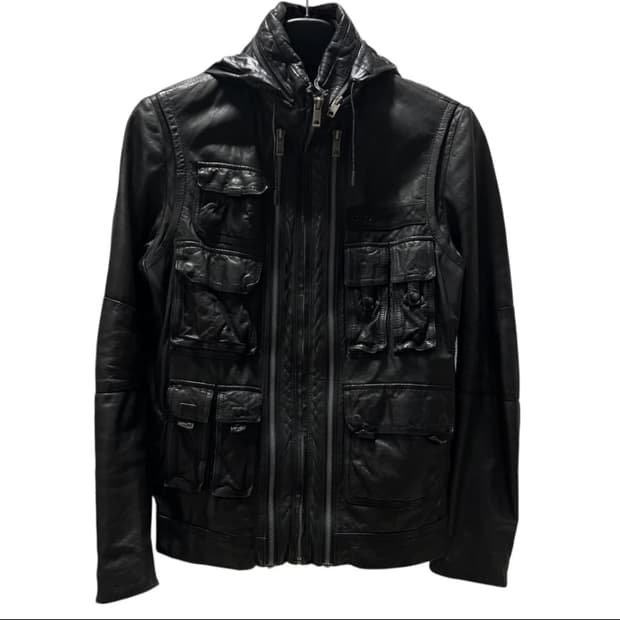 솔리드 옴므 멀티포켓 레더 블루종