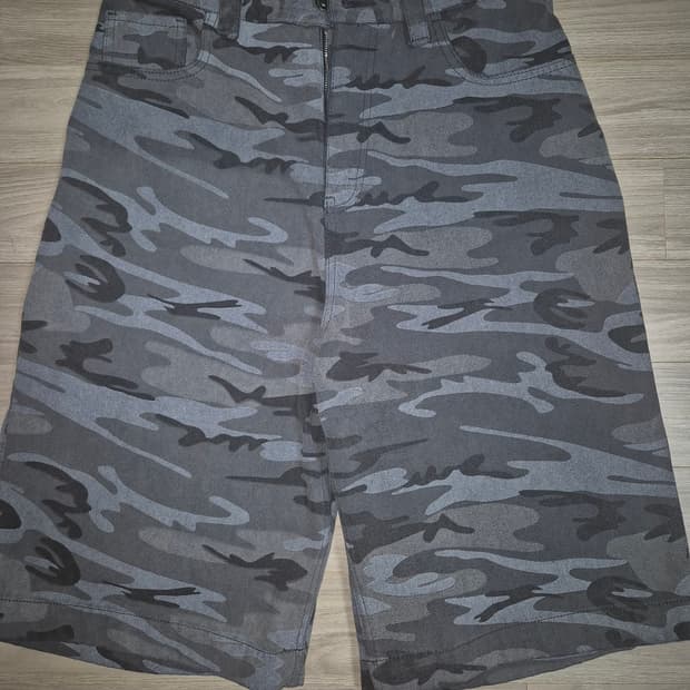 발렌시아가 카모 쇼츠 30