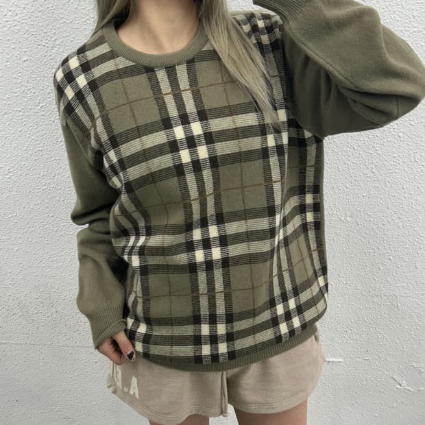 버버리 클래식 체크 베이지 니트 44