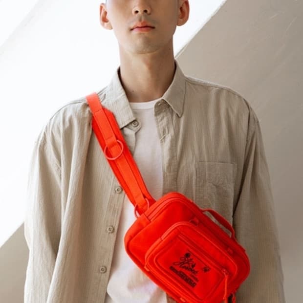 라프시몬스x이스트팩 루프링 웨이스트백