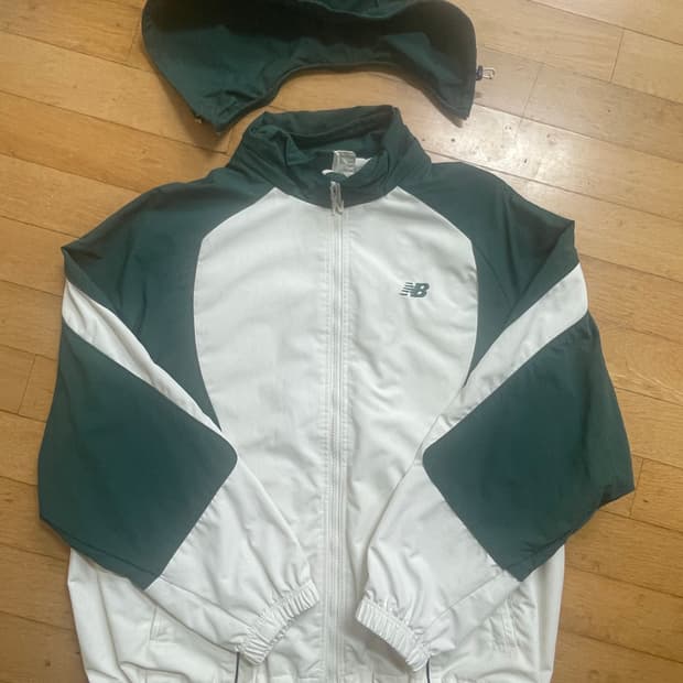 뉴발란스 바람막이 그린