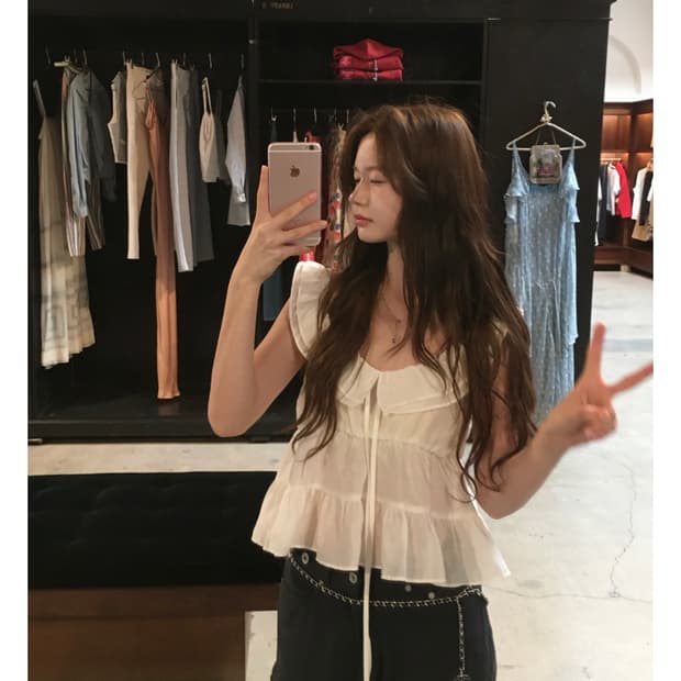 오프숄더 블라우스