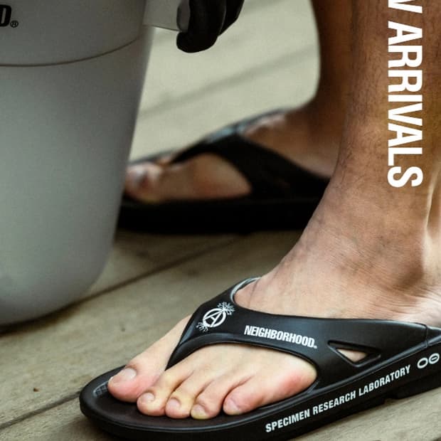 우포스 x 네이버후드 SRL . 오리지날 플립 플랍 블랙