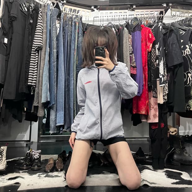 아디다스 스트라이프 패턴 윈드자켓