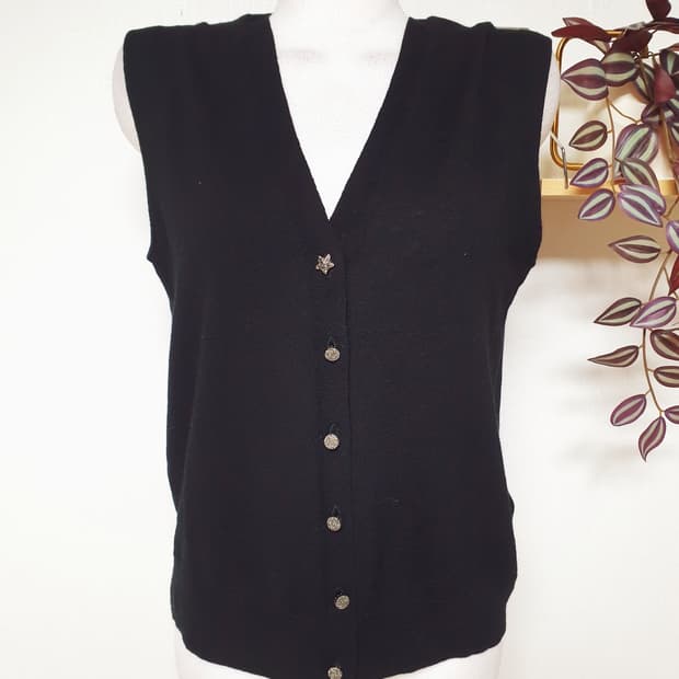 칼라거펠트 24SS 캐시미어 니트베스트 55 블랙