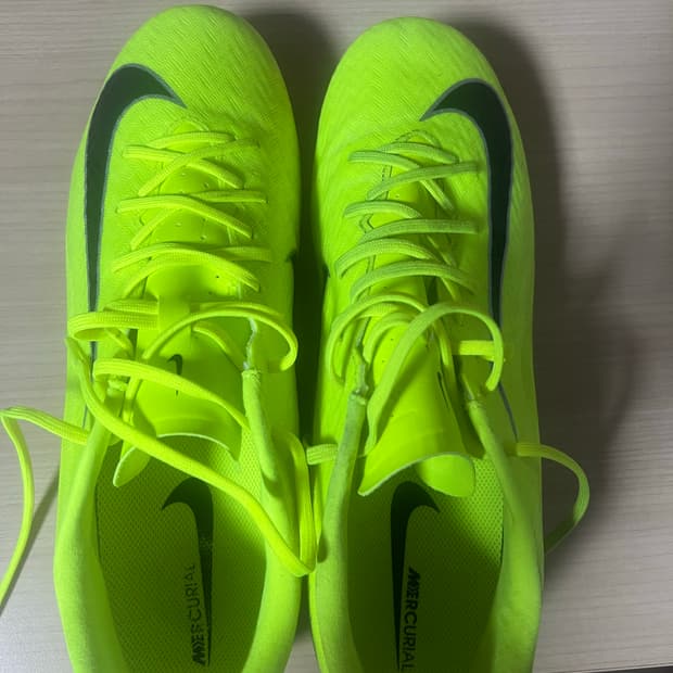 나이키 머큐리얼 축구화