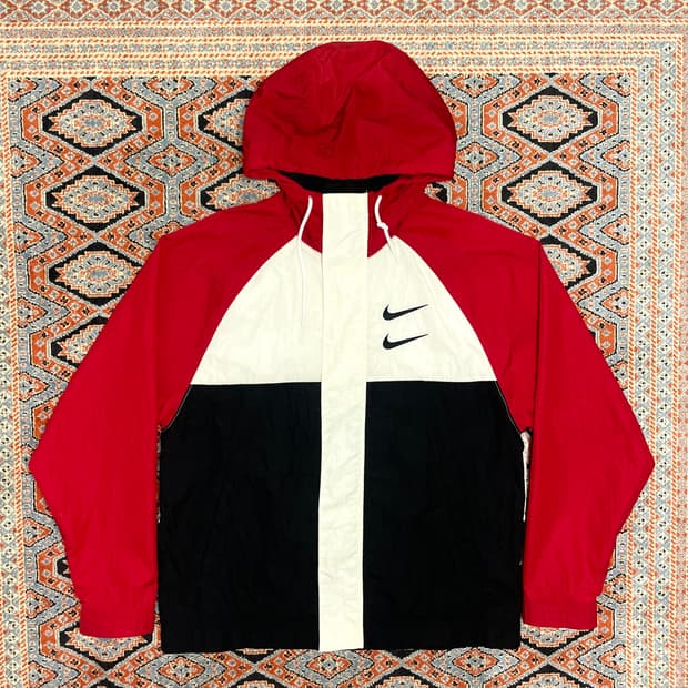 나이키 스우시 레드 배색 윈드브레이커 남성M