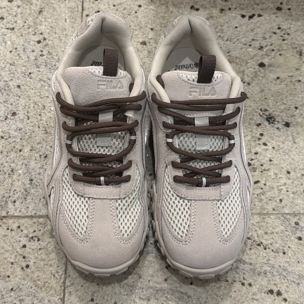 휠라 애사페 235