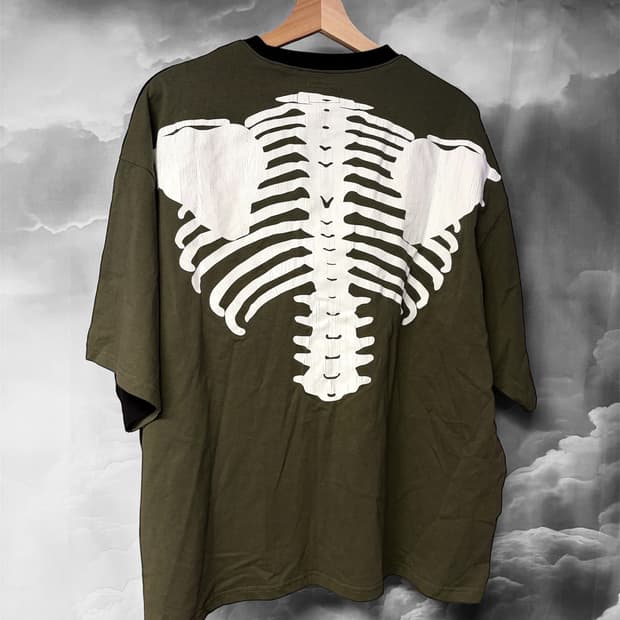 캐미탈 본 투톤 카키 티셔츠