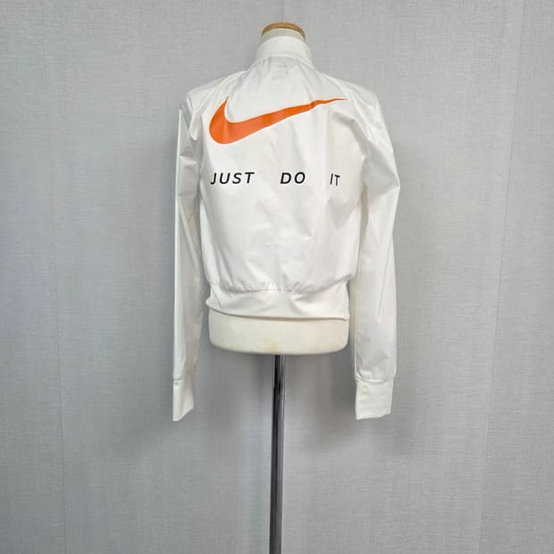 나이키 여성바람막이자켓 