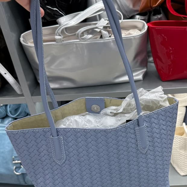 뉴뉴 nyunyu 파스텔 블루 짜임 숄더백