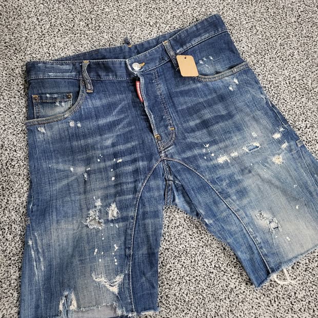 디스퀘어드 투(DSQUARED2) 데님 반바지