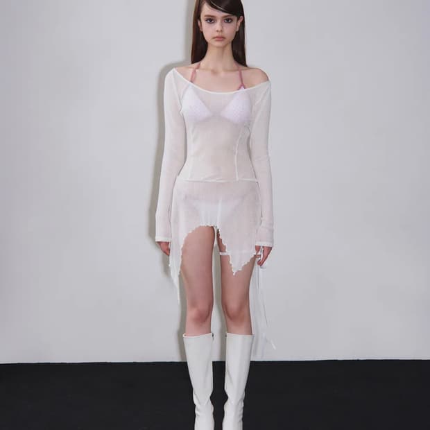 Vinaj 비나제이 보트넥 러플 프린세스 커버업 화이트