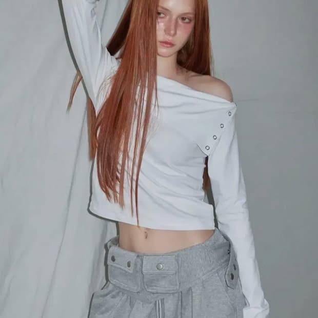 렌세 스냅 오프숄더 티셔츠 화이트