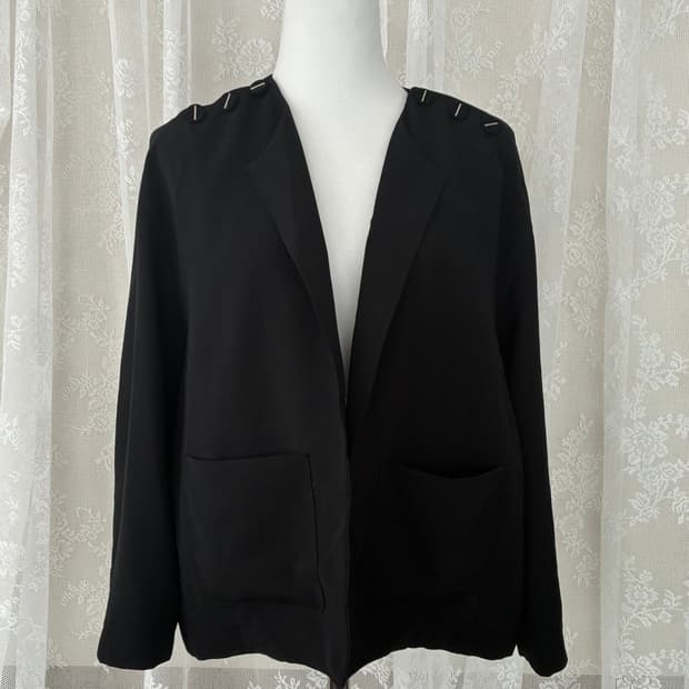 76-90-155) 한섬 SJSJ 22SS 노카라 자켓 블랙