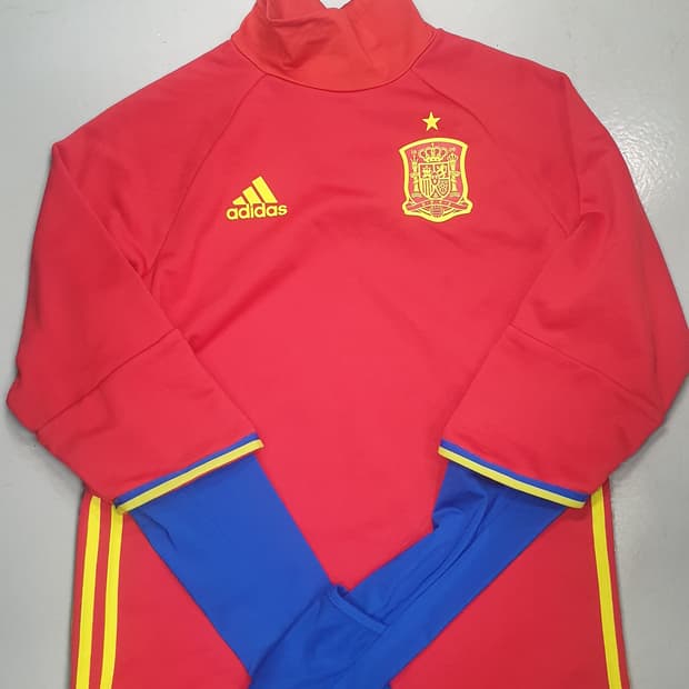 아디다스 스페인 국대 트레이닝 상의 