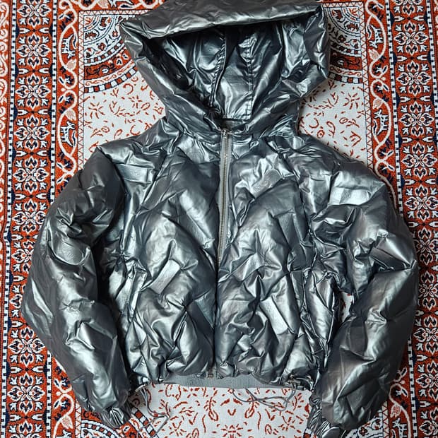 GYDA in Japan 빅 후드 유광 크롭 패딩 점퍼 Free 