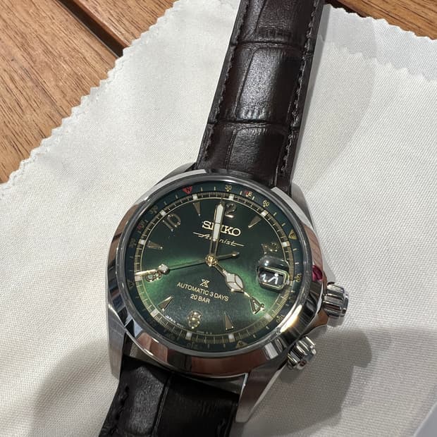 신형 알피니스트 spb507 몇일전 삼정공식에서 구매한 신품 판매합니다.