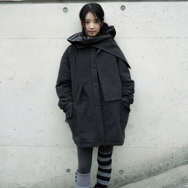 인앤양하모니 머플러 코트 그레이