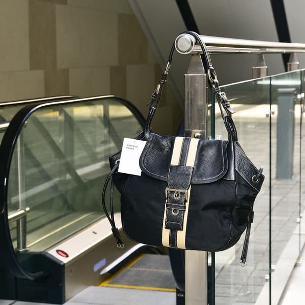 프라다 테수토 포코노 레더 버클 숄더백(정품)