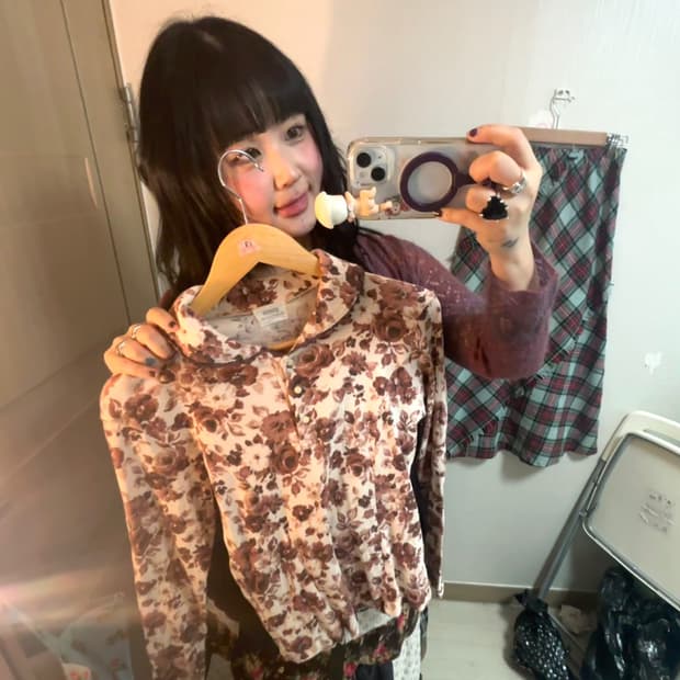 플라워 골지 카라 티셔츠