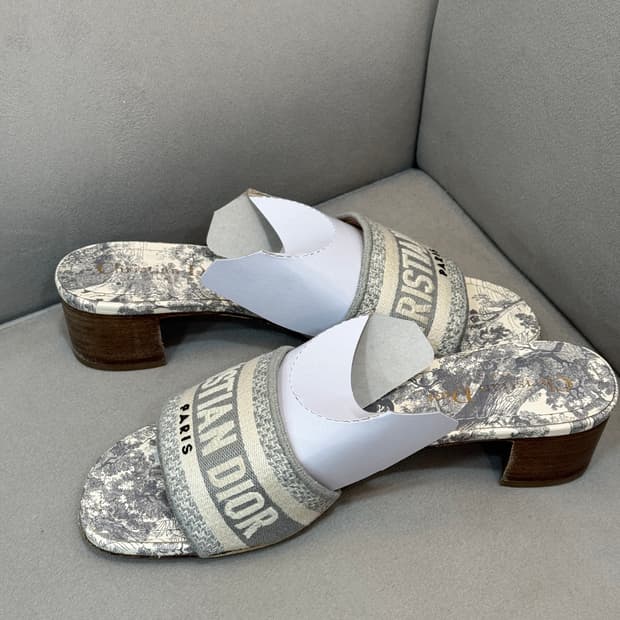 디올 디웨이 뮬 슬리퍼 36.5사이즈