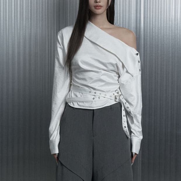 에트오소메 벨티드 블라우스