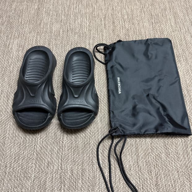 발렌시아가 러버 몰드 슬라이드 41사이즈