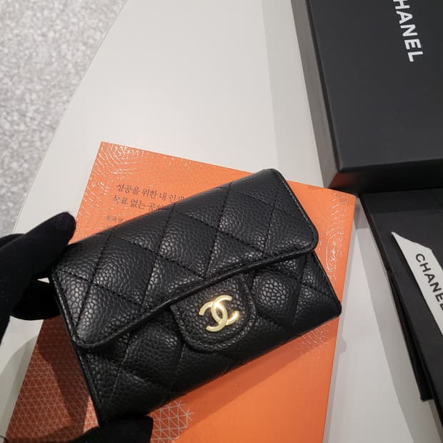 샤넬 캐비어 클래식 카드지갑 골드금장