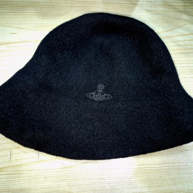 Vivian Westwood 버킷햇