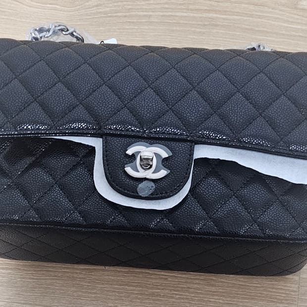 샤넬클래식스몰플랩백 은장