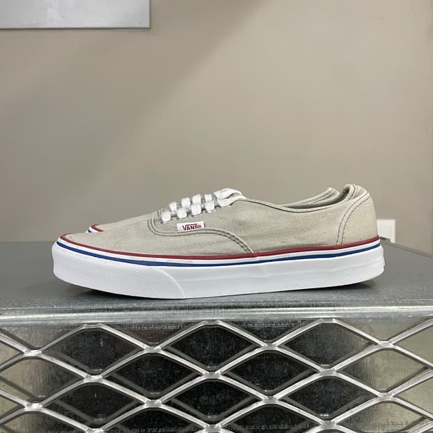 반스 어센틱 260