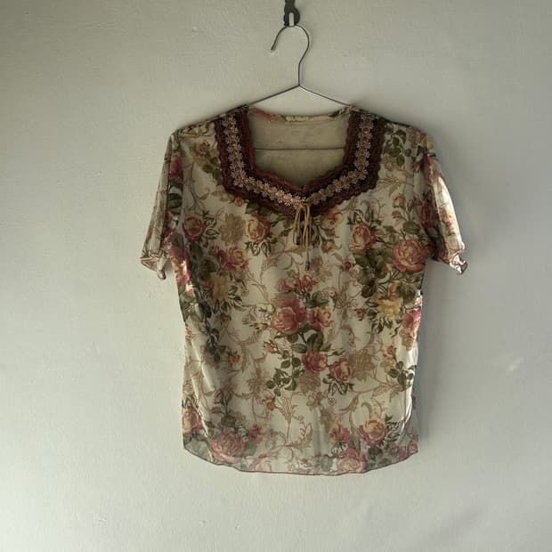 오리엔탈 장미 티셔츠 