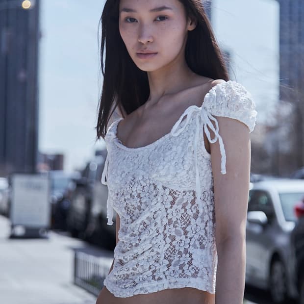 LACE CREASE SHIRRING HALF TOP / WHITE