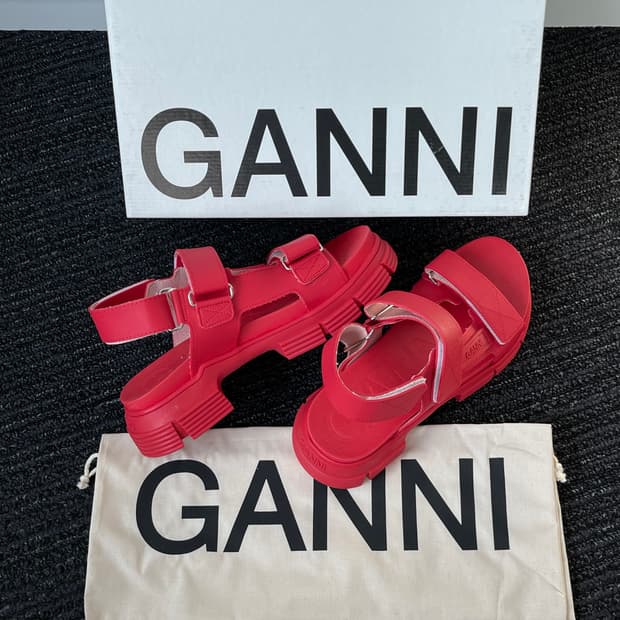 새상품💎 가니 GANNI 방수샌들 EU37 EU38