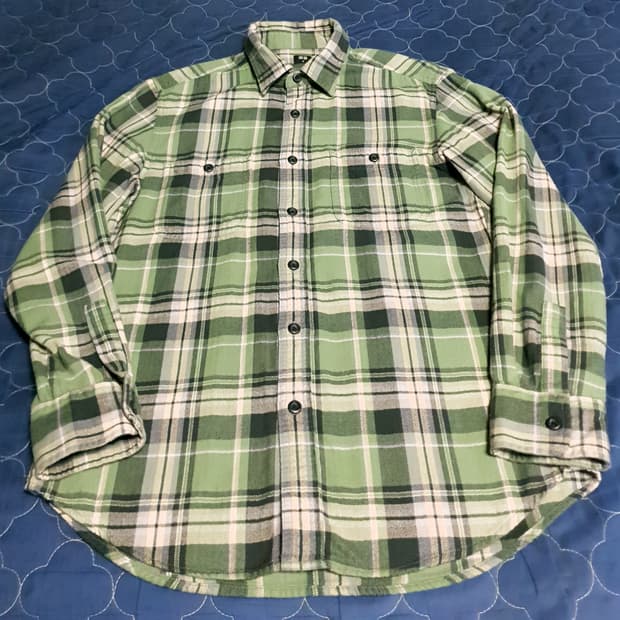 유니클로 플란넬 더블포켓 코튼 긴팔셔츠 포레스트 그린 (M)