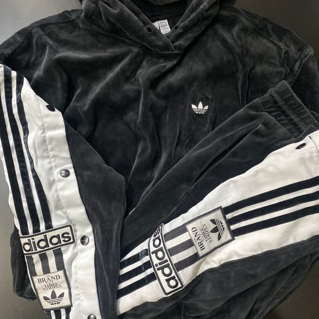 아디다스 아디브레이크 벨벳셋업