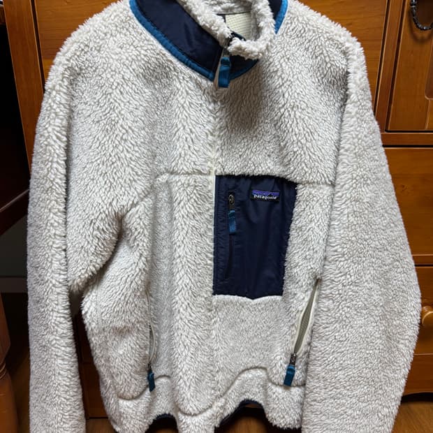 [L] 파타고니아 레트로 후리스