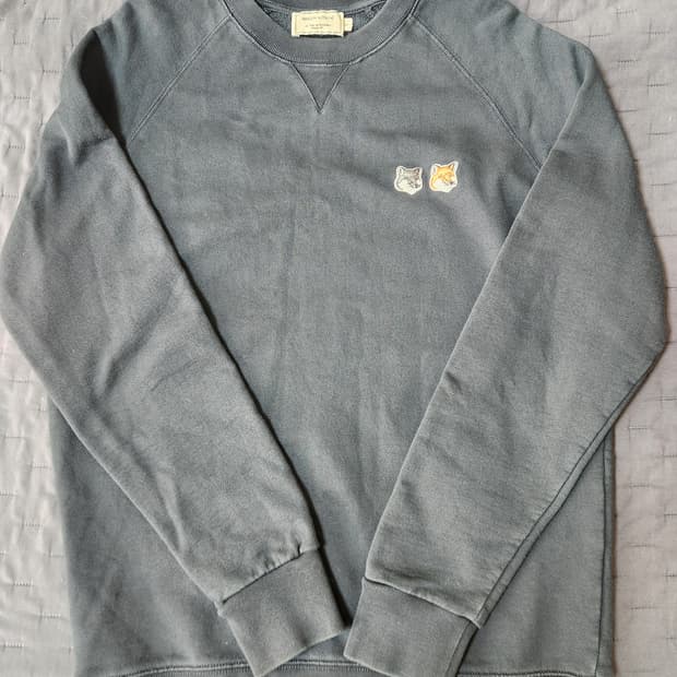 메종키츠네의 더블 폭스 헤드 맨투맨