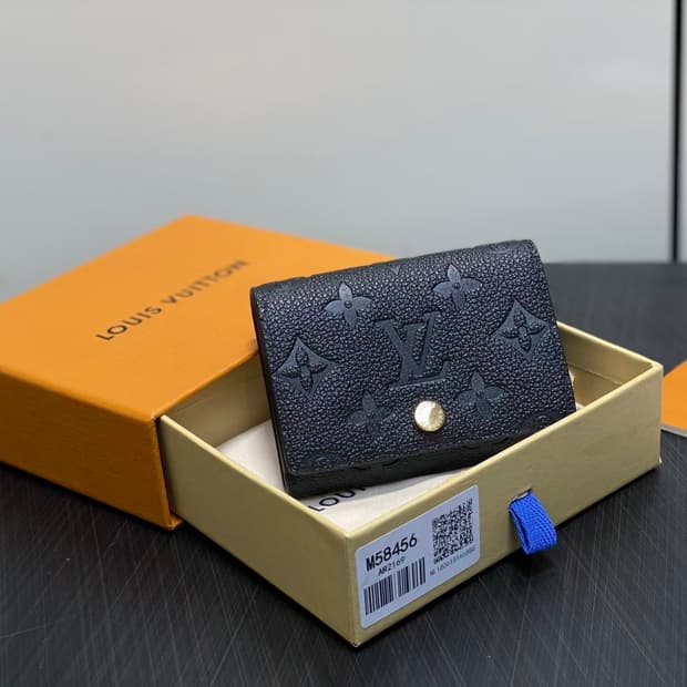 루이비통 비즈니스 카드 홀더 모노그램 엠보스 레더 블랙