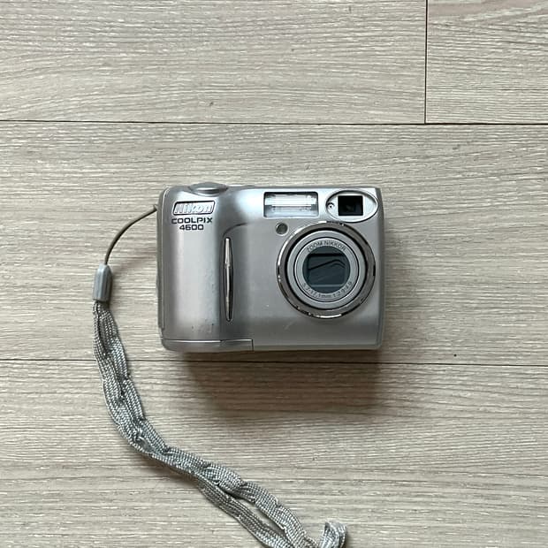 니콘 쿨픽스 4600 카메라 옛날 디카 빈티지 디카 nikon