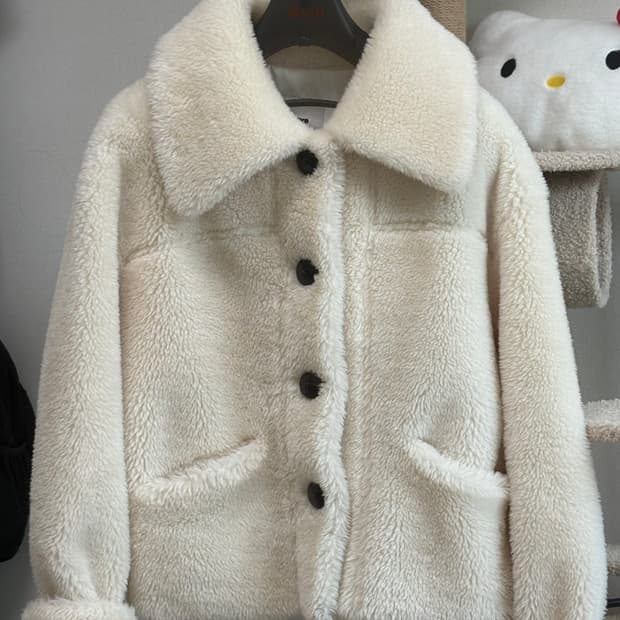 SJYP 뽀글이 양털 자켓