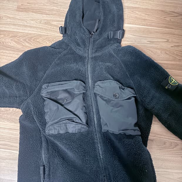 스톤아일랜드 후리스 s사이즈