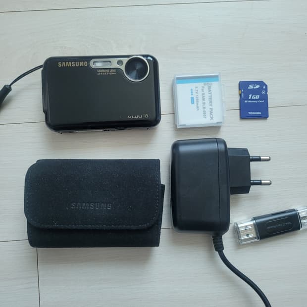 삼성 VLUU i8 디지털카메라 