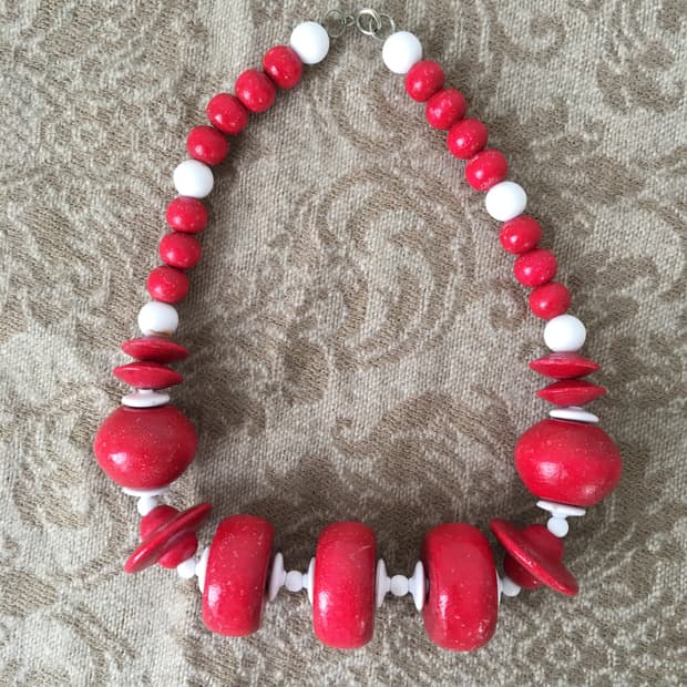 beads necklace