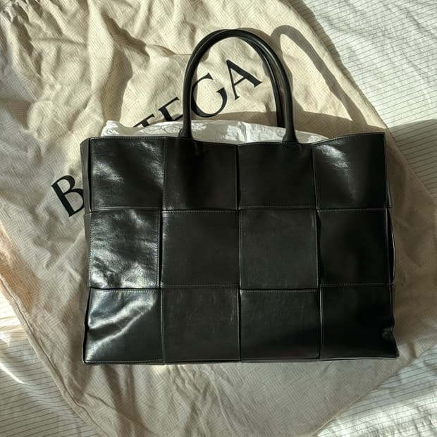 보테가베네타 아르코 토트백 라지