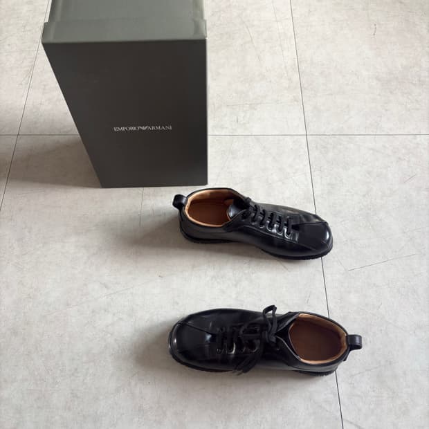 엠포리오 아르마니 레더 슬림 스니커즈