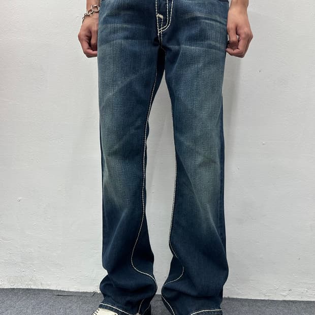 True Religion 부츠컷 데님 팬츠 (Made in USA)
